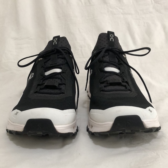 On Cloudultra Sneaker in Black & White - Running Shoes - 9.5 - Picture 9 of 14